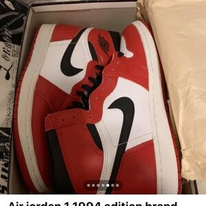 Nike air Jordan 1 1994 edition brand new, original box never worn size 10 mint